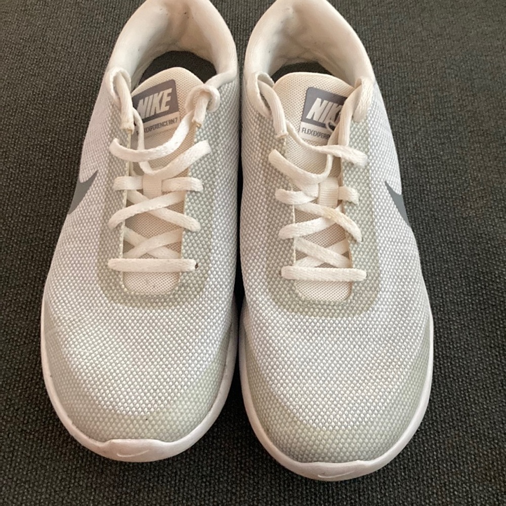 Nike women’s sneakers. Size 10